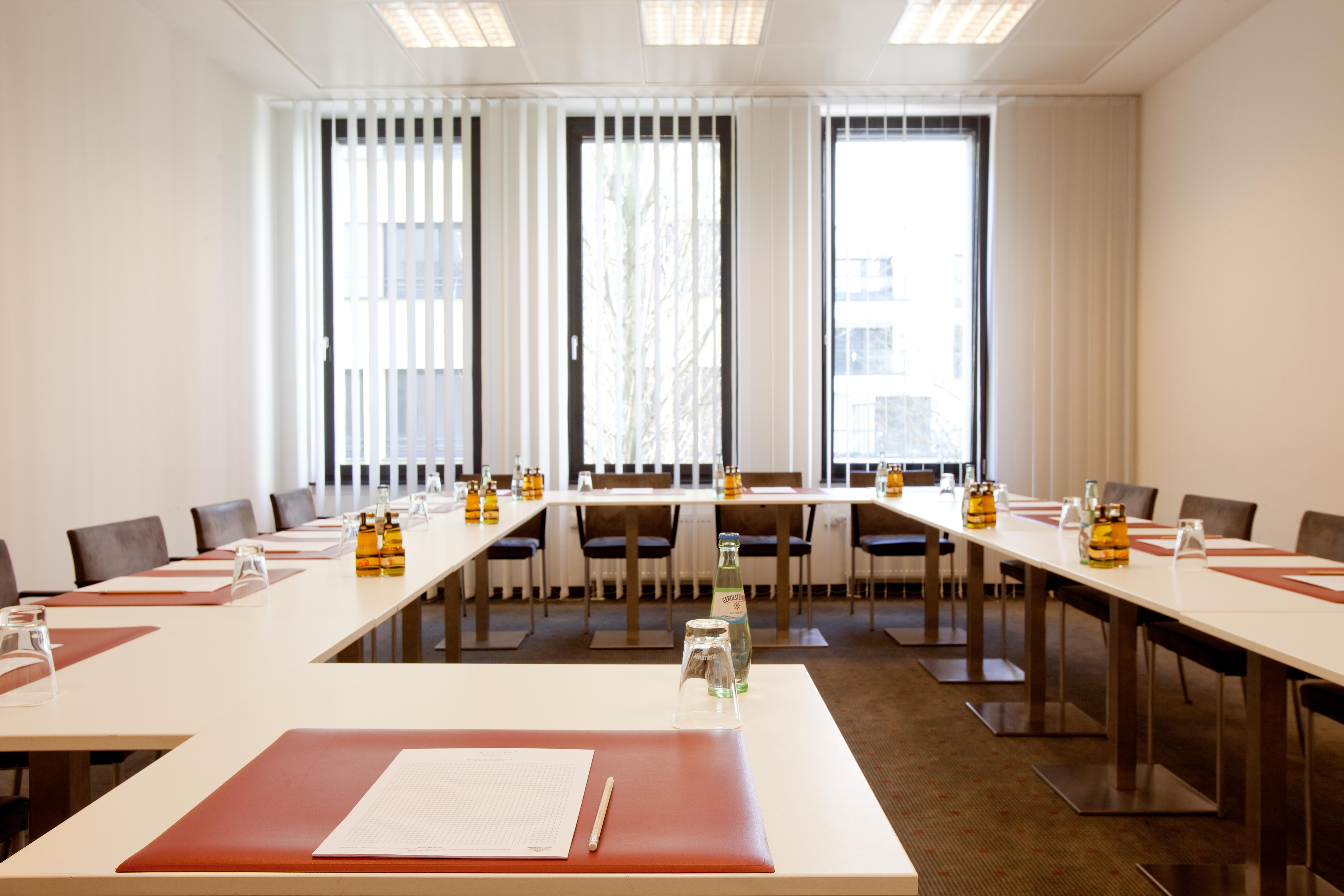 Vienna House Easy By Wyndham 4*
