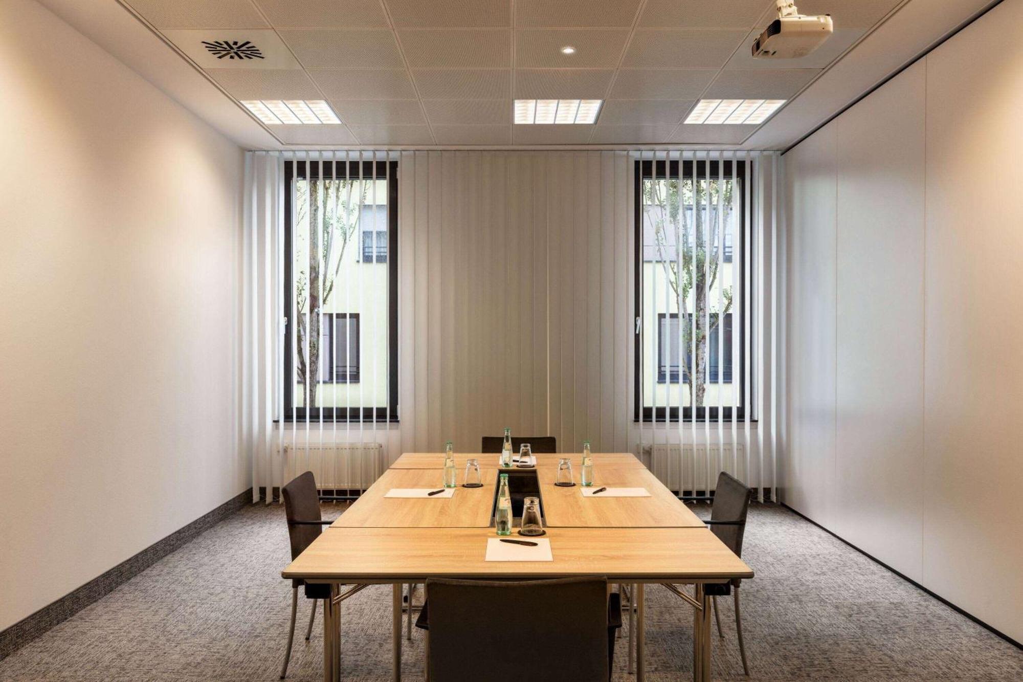 Vienna House Easy By Wyndham 4* Stuttgart